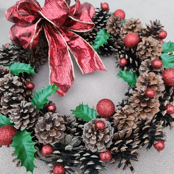 Classic Holly & Glitter Berries Christmas Pinecone Wreath - Picture 6 of 6